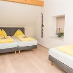 Couette-café Und Yassi Spielberg Bei Knittelfeld