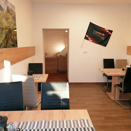 Ferienwohnungen Und Zimmer Yassi Bed & Breakfast 3*