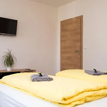 Ferienwohnungen Und Zimmer Yassi 3* Spielberg Bei Knittelfeld
