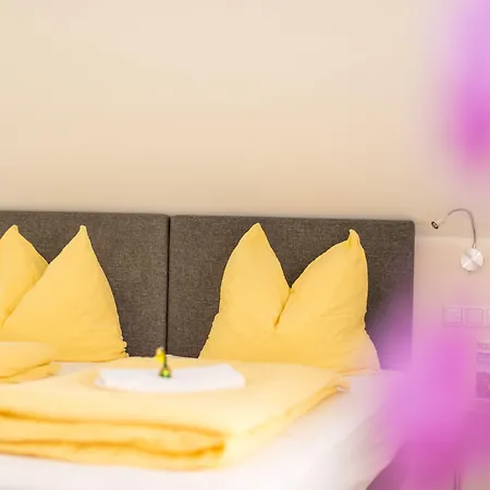 Und Yassi 3* Spielberg Bei Knittelfeld