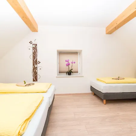 Und Yassi 3* Spielberg Bei Knittelfeld