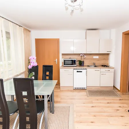 Ferienwohnungen Und Zimmer Yassi Bed & Breakfast Spielberg Bei Knittelfeld