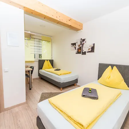 Bed & Breakfast Ferienwohnungen Und Zimmer Yassi