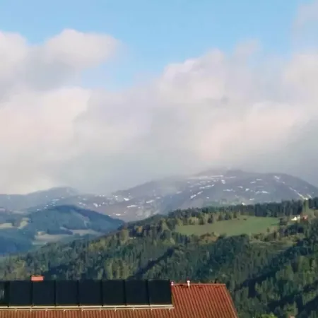 Ferienwohnungen Und Zimmer Yassi 3*