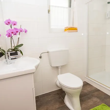 Ferienwohnungen Und Zimmer Yassi 3* Spielberg Bei Knittelfeld