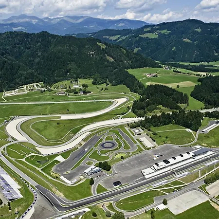 Bed & Breakfast Ferienwohnungen Und Zimmer Yassi Spielberg Bei Knittelfeld