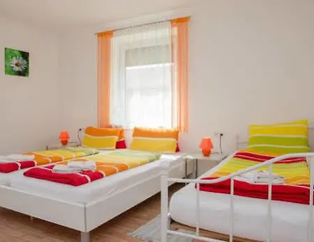 Ferienwohnungen Und Zimmer Yassi 3*