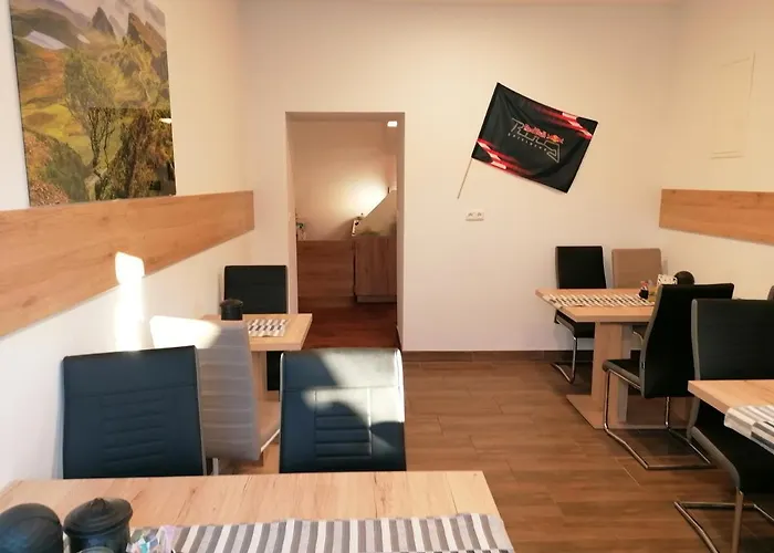 Ferienwohnungen Und Zimmer Yassi Bed & Breakfast 3*