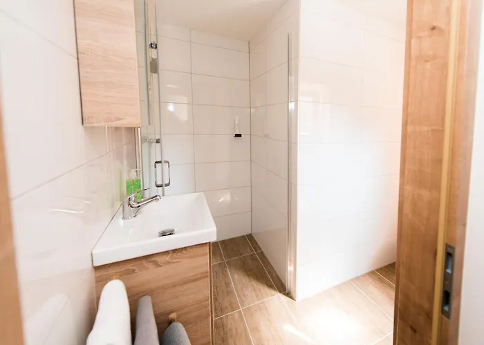 Ferienwohnungen Und Zimmer Yassi 3*