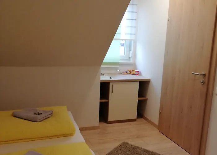 Ferienwohnungen Und Zimmer Yassi