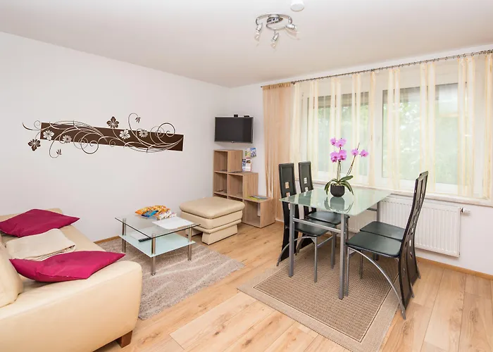 Bed & Breakfast Ferienwohnungen Und Zimmer Yassi 3*